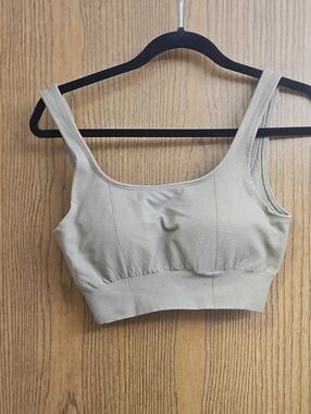ZYIA seamless Scoop Neck Crop Bralette in Beige